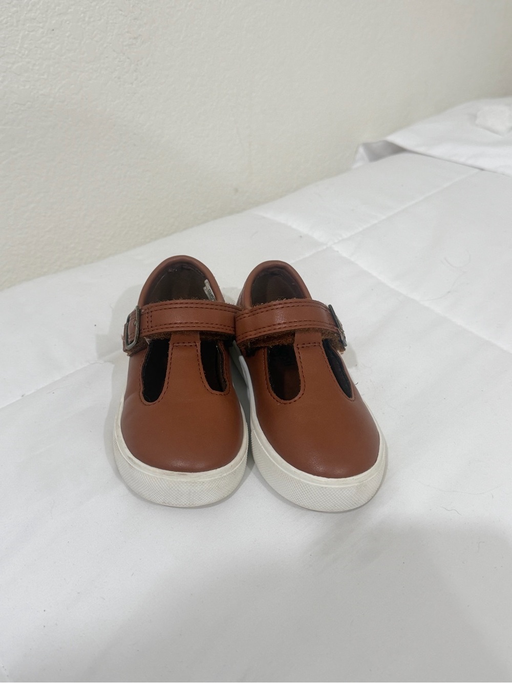 OshKosh B'gosh Brown Leather T-Strap Mary Jane Sneakers